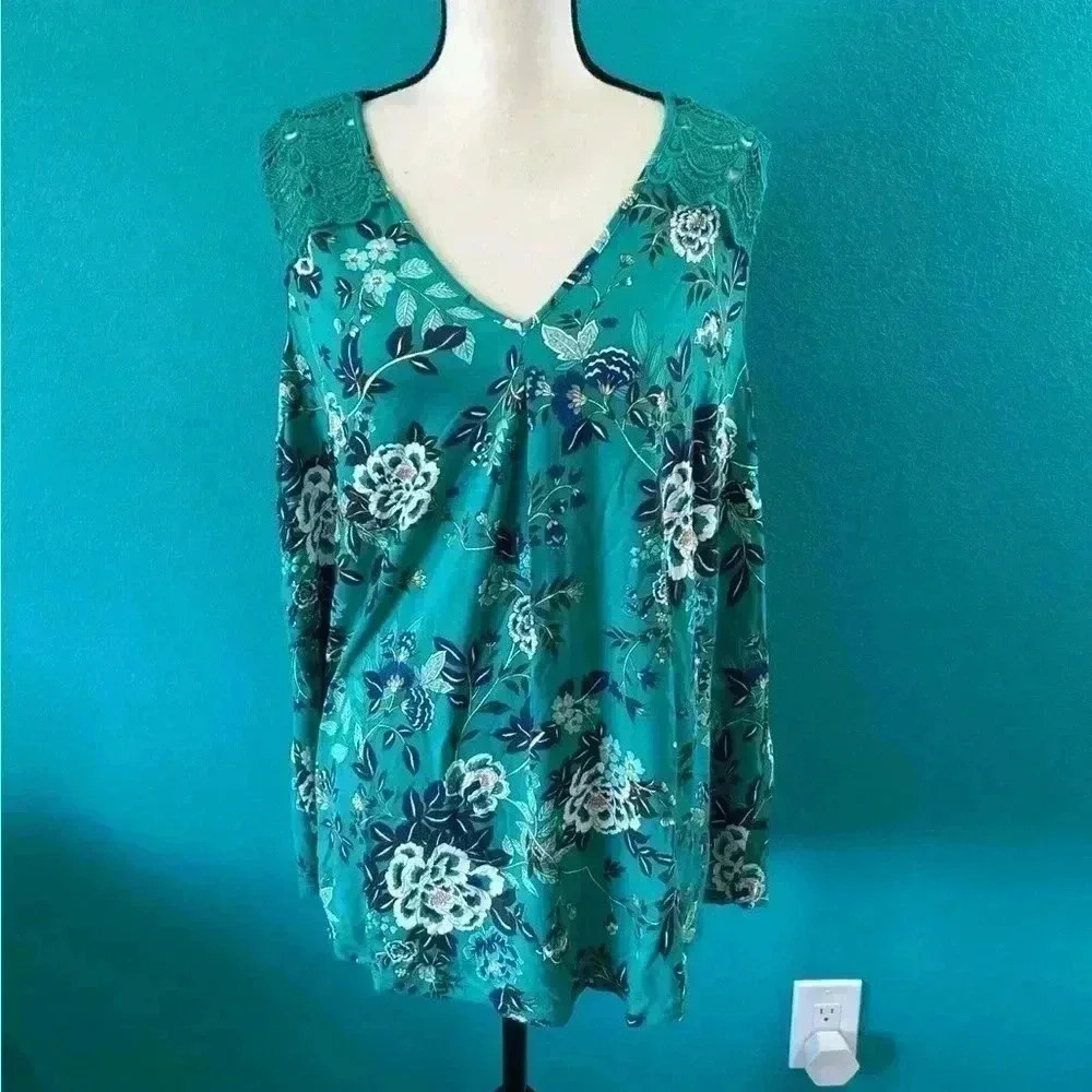 New with tags Daniel Rainn Womens Fantine Crochet Green Floral Tank Top